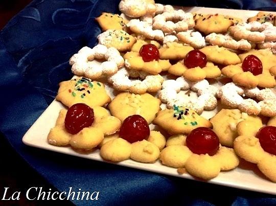 Biscotti al burro con sparabiscotti
