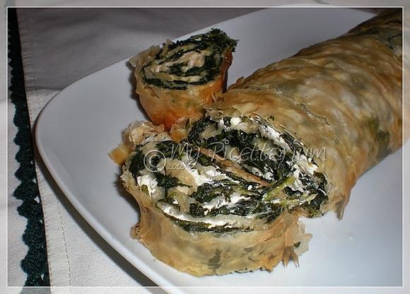Strudel salato di pasta fillo con cicoria e formaggio di capra