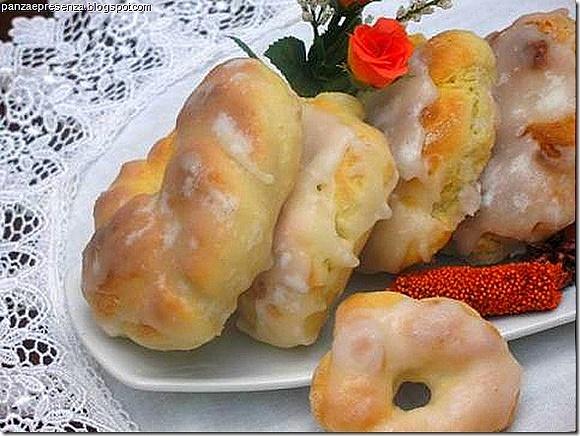 Taralli siciliani con glassa di zucchero effetto scosc