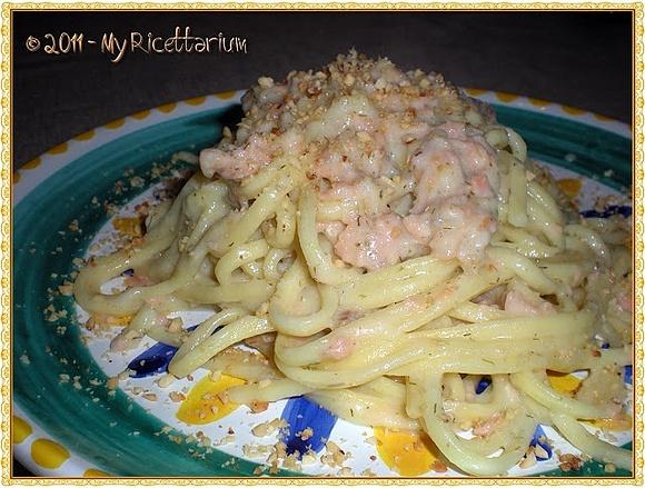 Strangozzi all'arancia con salmone e pesto di finocchietto selvatico