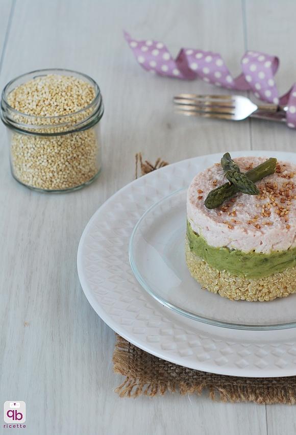 Cheesecake salata con ricotta, asparagi e prosciutto cotto