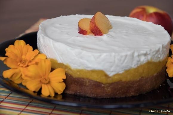 Torta fredda allo yogurt e pesche