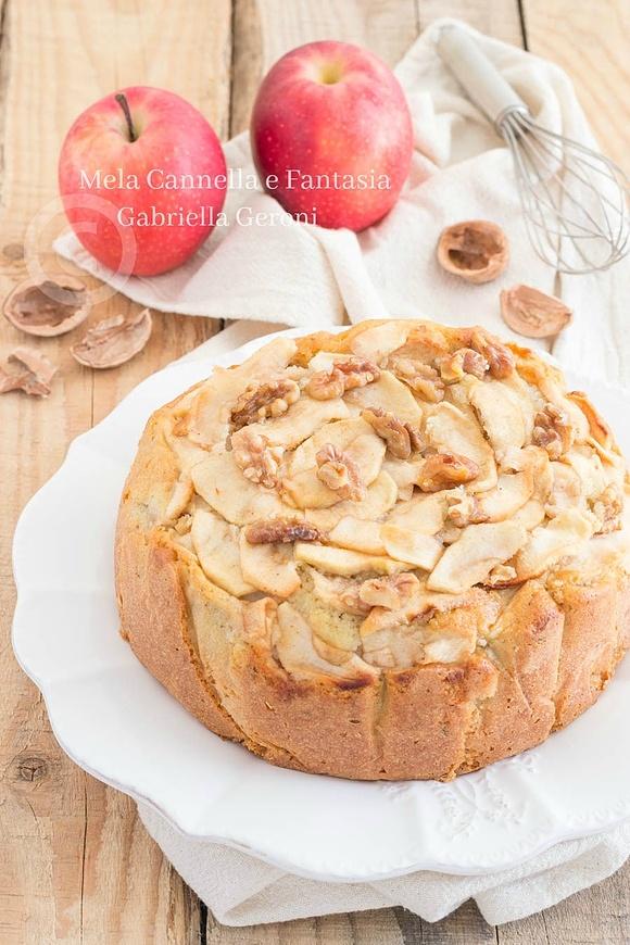 Torta di mele e noci al profumo di cannella