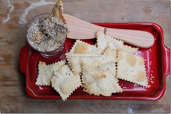 Patè di funghi con cracker