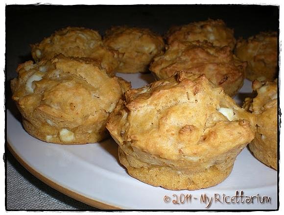 Muffin con pesto siciliano e ricotta salata