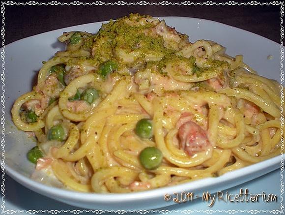 Strangozzi al limone con salmone e piselli
