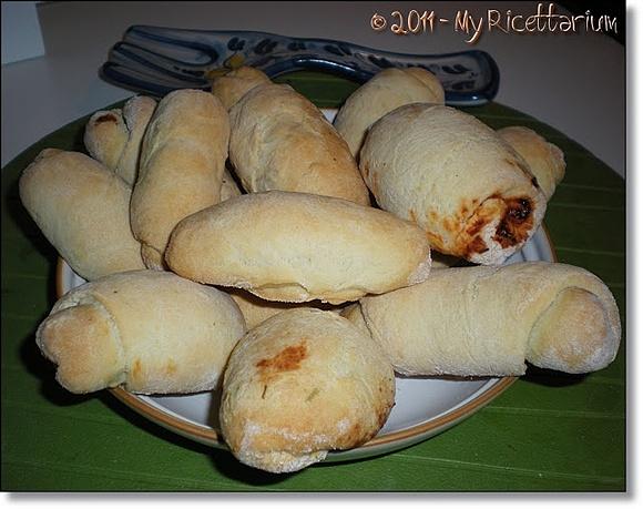 Cannoncini di pane tipo Gioppini