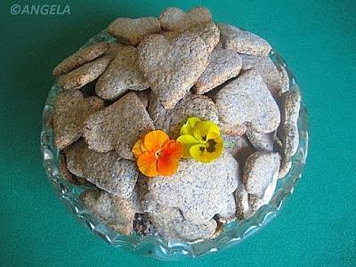 Izraelskie ciastka mohn kichel - cookie z makiem i semeniem papryki