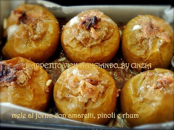 Mele al forno con amaretti, pinoli e rum