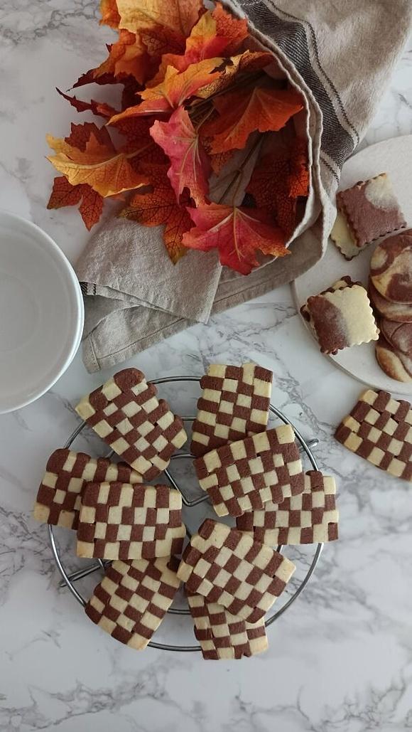 Biscotti scacchiera: ricetta di frollini bicolore con vaniglia e cacao