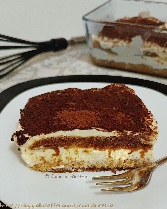 Tiramisù senza uova con panna e mascarpone