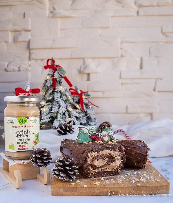 Tronchetto natalizio senza cottura con nocciolata