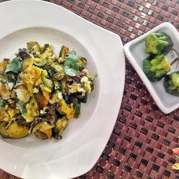 Zucchine trifolate con portulaca e uova