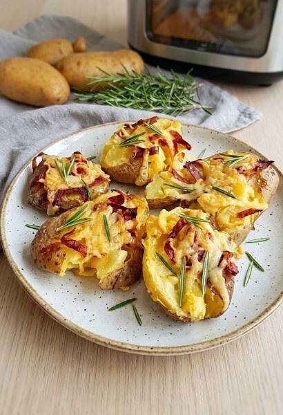 Patate schiacciate filanti in friggitrice ad aria