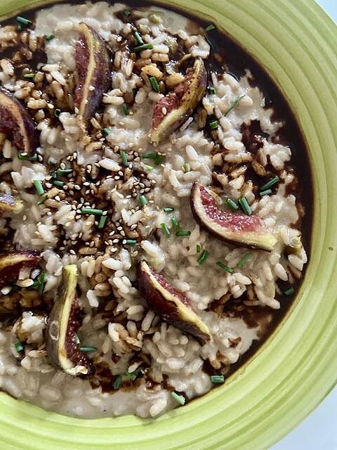 Risotto all’erborinato con fichi e riduzione di vino rosso