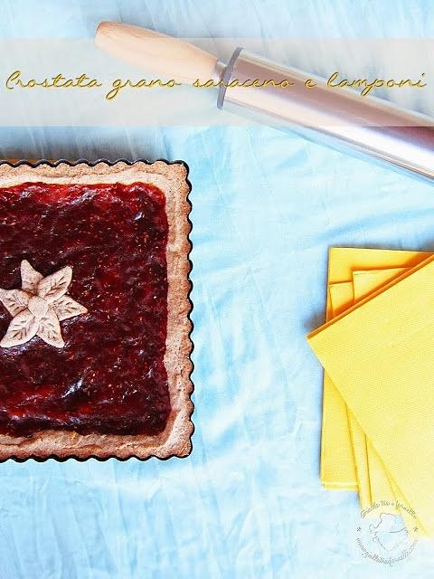 Crostata con grano saraceno e confettura di lamponi